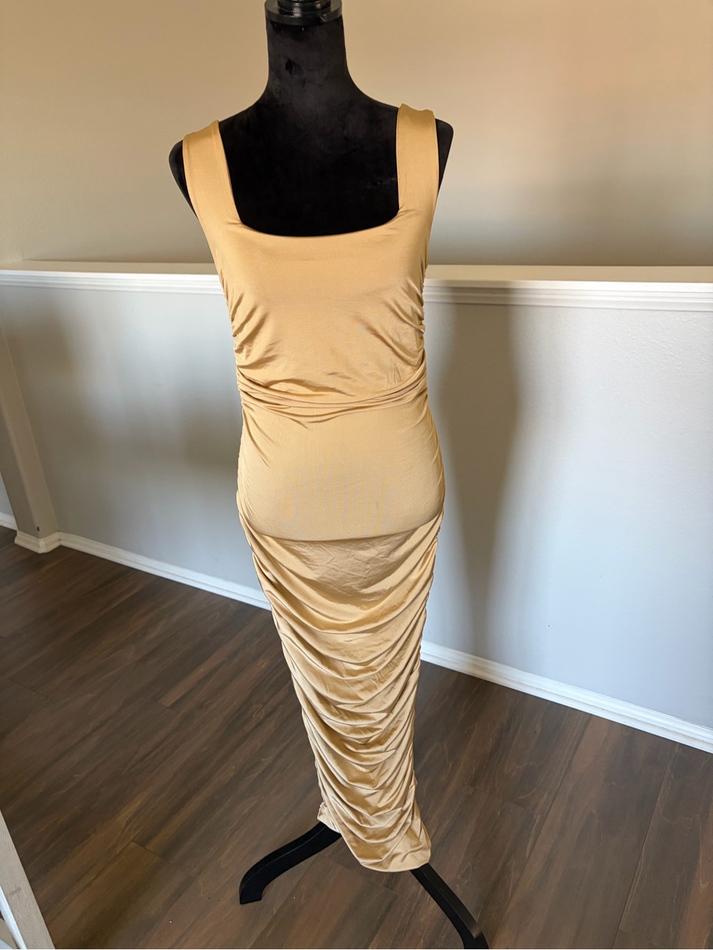 Missguided Sleeveless Ruched Maxi Dress in Light Gold